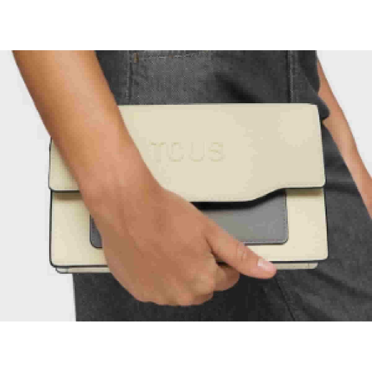 Clutch beige y gris Audree Saffiano - 2002286901